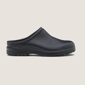 UNISEX Blundstone #2381 All-Terrain Clog in Black • US 10 WOMEN'S